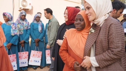 Esra Albayrak si unisce all'aiuto alimentare di TİKA al Burkina Faso