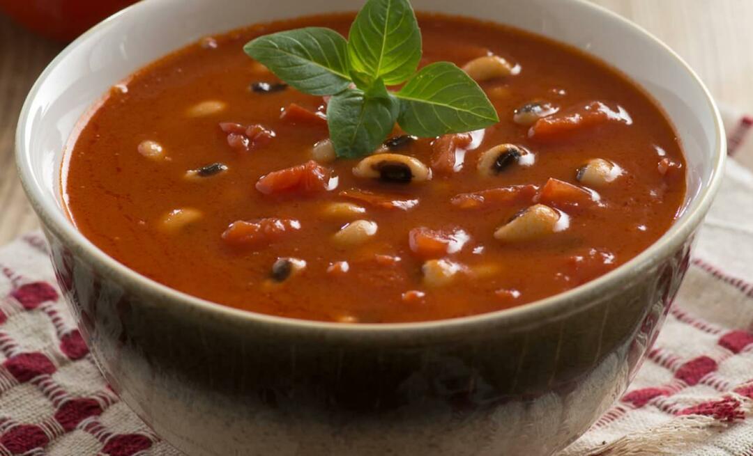 Come preparare la zuppa di mirtilli dell'Egeo? La ricetta della zuppa egea con piselli dall'occhio...