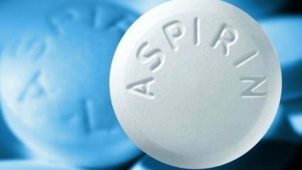 L'aspirina fa bene ai capelli? Maschera per capelli realizzata con aspirina 