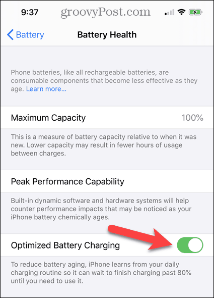 Abilita o disabilita la ricarica ottimizzata della batteria nella schermata Salute batteria dell'iPhone
