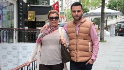 Fotografia di vecchi anni con sua madre di Alişan!