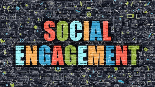 Costruire una fiorente comunità sui tuoi canali di social media significa promuovere il coinvolgimento.