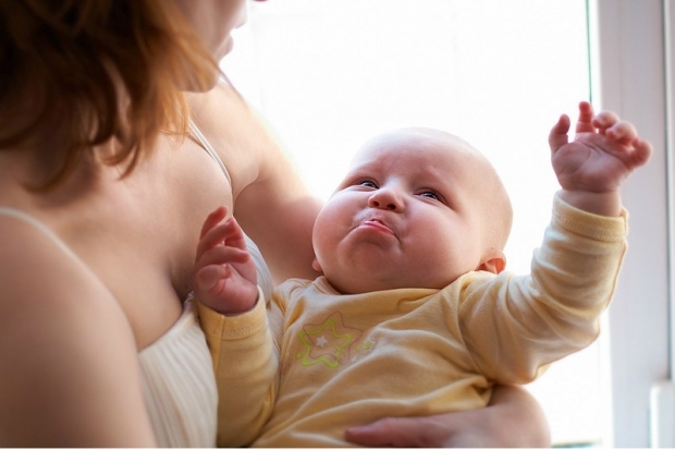 Che cos'è il rifiuto del seno? Perché i bambini non vogliono succhiare?