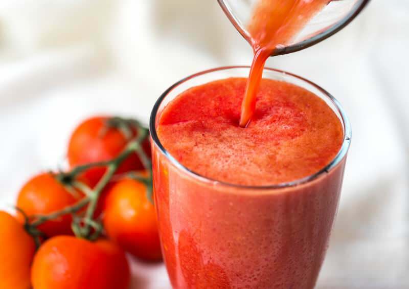 un bicchiere di succo di pomodoro elimina l'infiammazione nel corpo