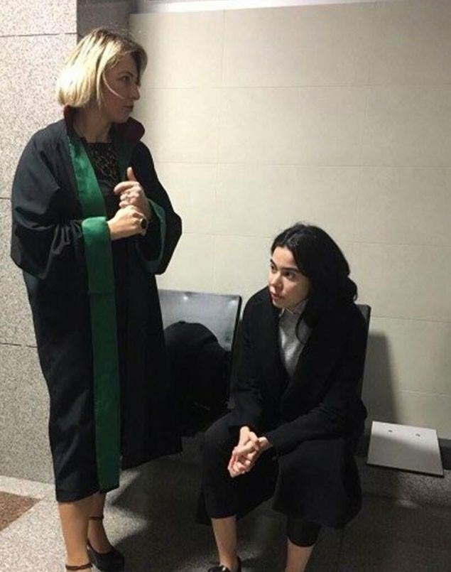 Asena Atalay è stata vista per la prima volta in tribunale