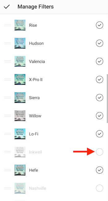 gestire le opzioni del menu dei filtri di Instagram mostrando segni di spunta accanto ai filtri inclusi nella schermata di selezione, evidenziando un filtro non selezionato da aggiungere alla schermata di selezione del filtro