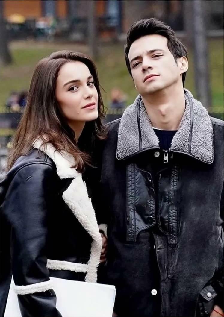 Hafsanur Sancaktutan e Mert Yazıcıoğlu, gli attori principali della serie Darmaduman