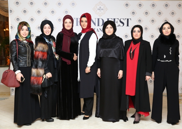 Le donne stiliste progettano per le donne di Aleppo