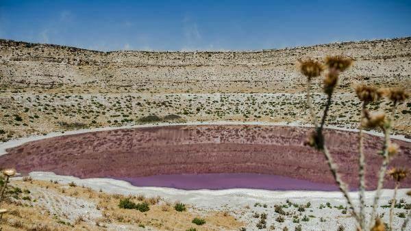 Il colore del lago Meyil Obruk è diventato rosa!