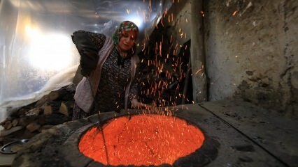 Zia Fatma vince il suo pane nel fuoco tandoor