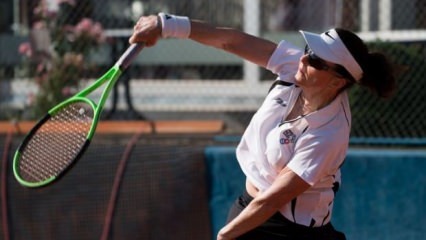 All'età di 75 anni, il tennis è entrato nella classifica mondiale!
