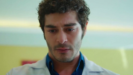 Il giovane attore Burak Deniz si è schiantato!