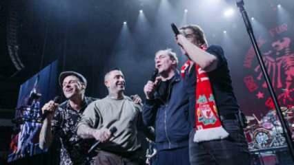 La rock band tedesca Toten Hosen ha suonato per la Turchia Sono stati raccolti più di 1 milione di euro!