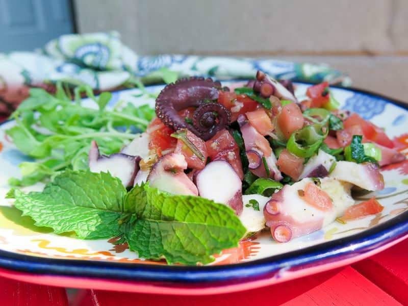 Come fare un'insalata di polpo con olive schiacciate? L'insalata di polpo più semplice con olive schiacciate ...