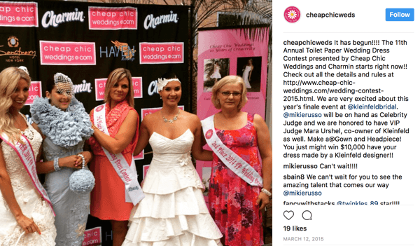 Charmin è uno degli sponsor di un concorso sociale annuale in cui i clienti realizzano abiti da sposa con carta igienica. Nel concorso 2015, anche Kleinfeld Bridal ha vinto il premio con la ricompensa di un abito su misura per il vincitore.