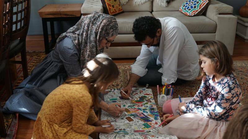 Madre musulmana canadese parla dell'Islam con i suoi 5 figli sui social media