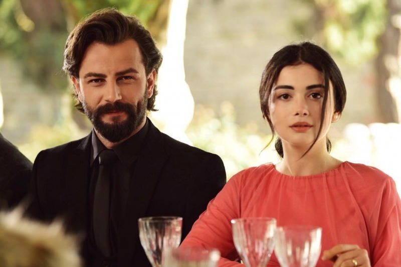 La serie TV Emiro di Yemin Gökberk Demirci sposa Özge Yağız! Chi è Gökberk Demirci?