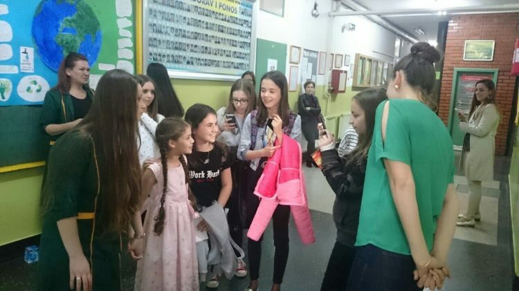 I bambini bosniaci si incontrano con Elif