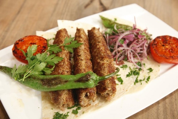 Cos'è il simit kebab e come si prepara il simit kebab a casa? La ricetta per il simit kebab più semplice
