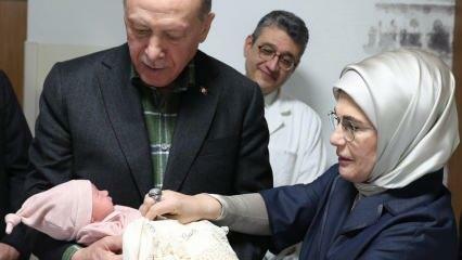 Il presidente Erdoğan e sua moglie Emine Erdoğan hanno visitato le vittime del terremoto