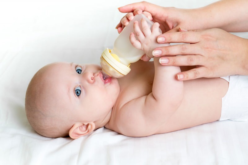 Uso del biberon neonato