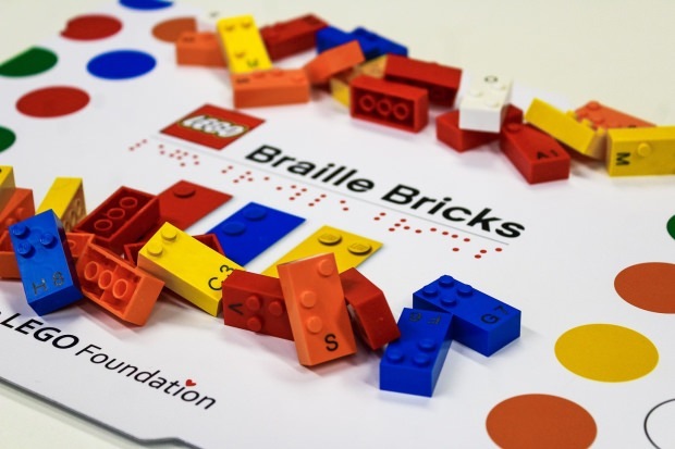 giocattoli alfabeto braille