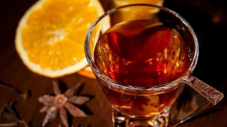 Deliziosa ricetta per il tè invernale all'arancia