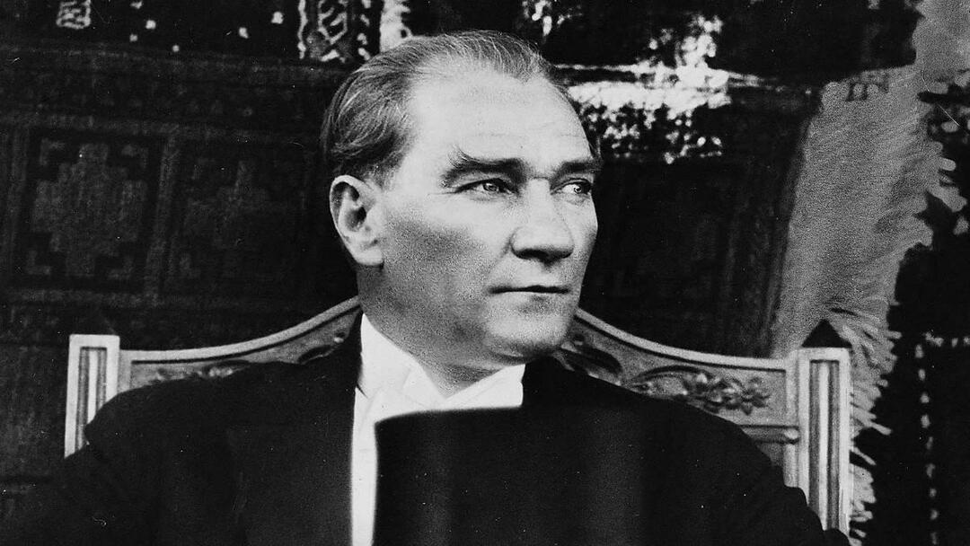 Quadrati bianchi e neri di Mustafa Kemal Ataturk