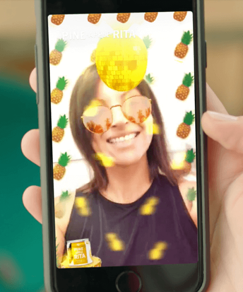 Gli inserzionisti possono ora eseguire e gestire le proprie campagne pubblicitarie AR insieme a Snap Ads, Story Ads e Filtri direttamente dallo strumento self-service di Snapchat.