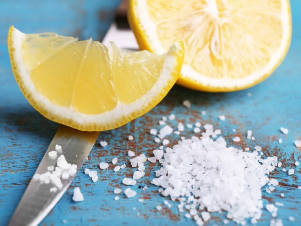 Indebolisce la menta con il sale al limone?