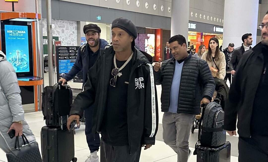 Il leggendario calciatore Ronaldinho è venuto a Istanbul!