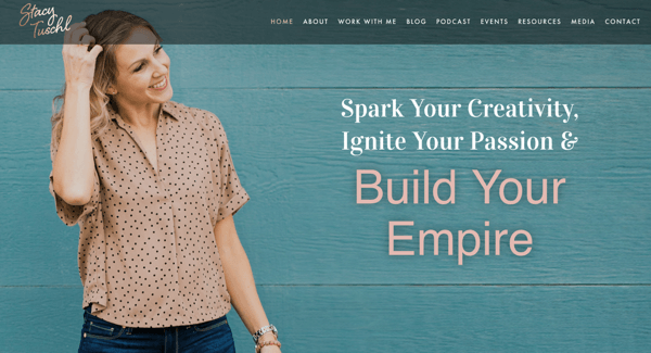 Il sito web di Stacy Tuschl per She's Building Her Empire.