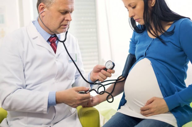 sintomi di alta pressione sanguigna durante la gravidanza