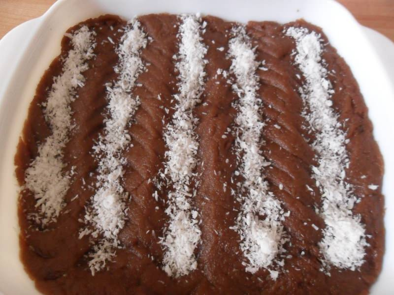 Come preparare l'halva di farina di cioccolato più semplice? Farina di Cioccolato Aromatizzata Halva