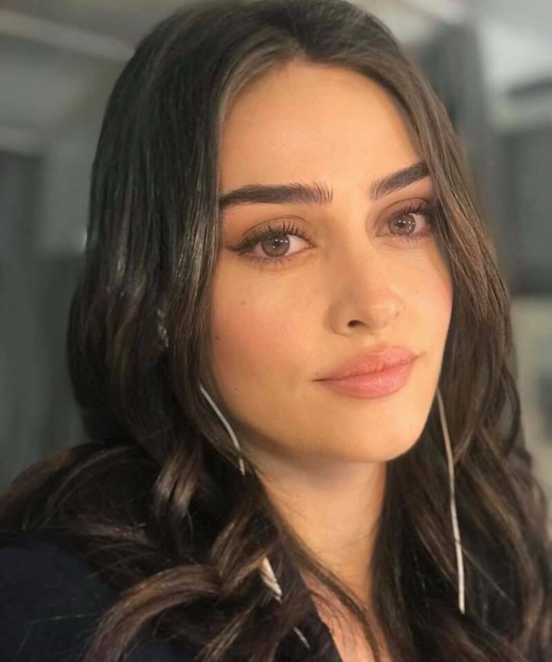 Esra Bilgiç, che si appresta a tornare sugli schermi di recente, ha annunciato le sue regole.