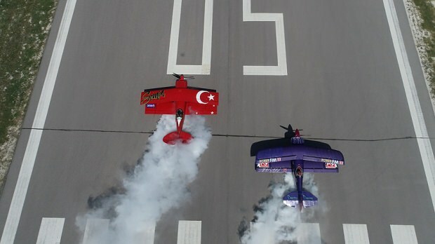 Unica femmina civile pilota acrobatico della Turchia