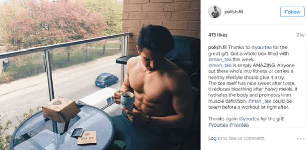 Il micro-influencer Filip Tomaszewski posa con Man Tea e condivide i vantaggi con i suoi follower su Instagram.