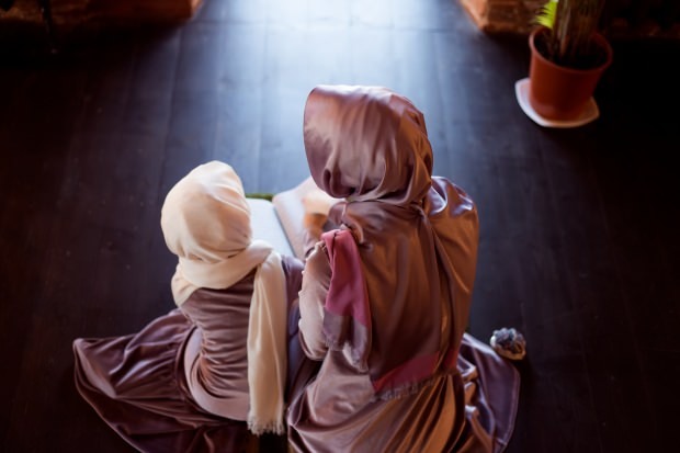Come viene impartita l'educazione del Corano ai bambini?