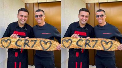  CZN Burak ha ospitato il famoso calciatore Ronaldo nella sua sede a Dubai! Chi è CZN Burak?