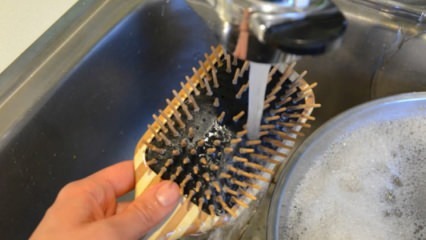 Come vengono puliti spazzole e pettini? 