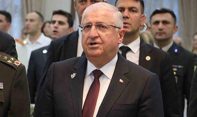  Il ministro della Difesa nazionale Yaşar Güler