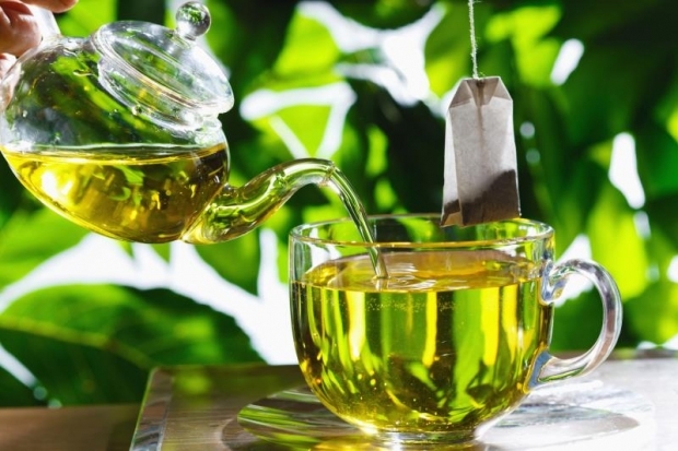 Benefici del bere tè verde a stomaco vuoto
