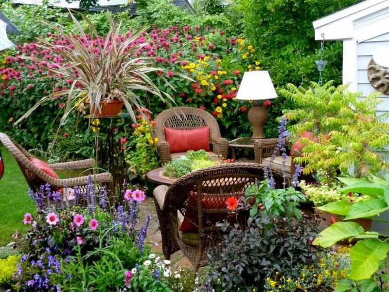 Suggerimenti di decorazione per piccoli giardini
