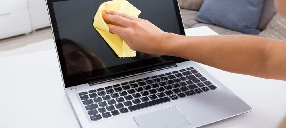 clean-laptop-computer-screen-touchscreen-caratterizzata