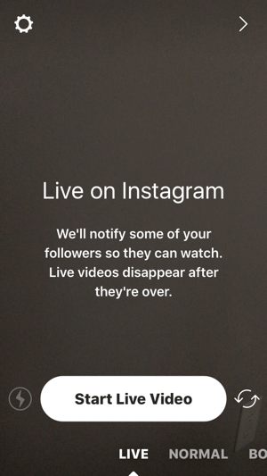 Tocca l'icona della fotocamera, quindi tocca Avvia video in diretta per avviare il tuo streaming live di Instagram.