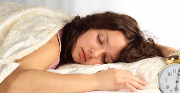 condizioni che causano sudorazione durante il sonno durante la notte