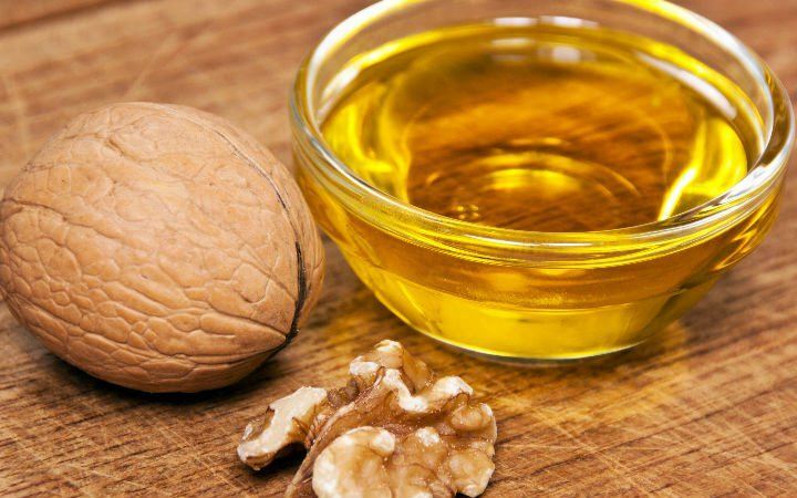 7 benefici dell'olio di noci