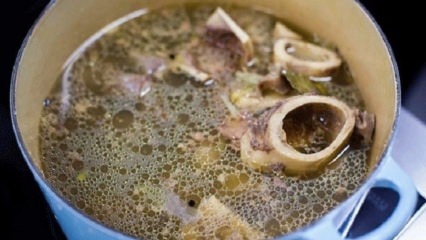 La più semplice ricetta per la zuppa di brodo di ossa