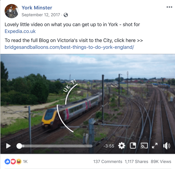 Esempio di post su Facebook con informazioni turistiche di York Minster.
