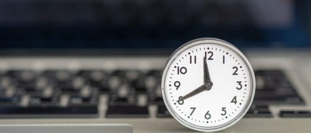 Aggiungi orologi extra per fusi orari diversi in Windows 10
